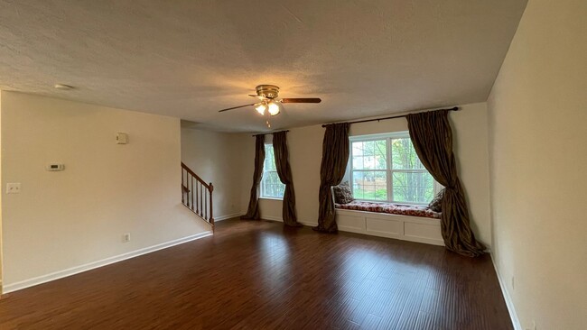 Building Photo - 4 Bed Townhome in South Stafford
