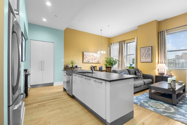 Primary Photo - 4 Beacon Way