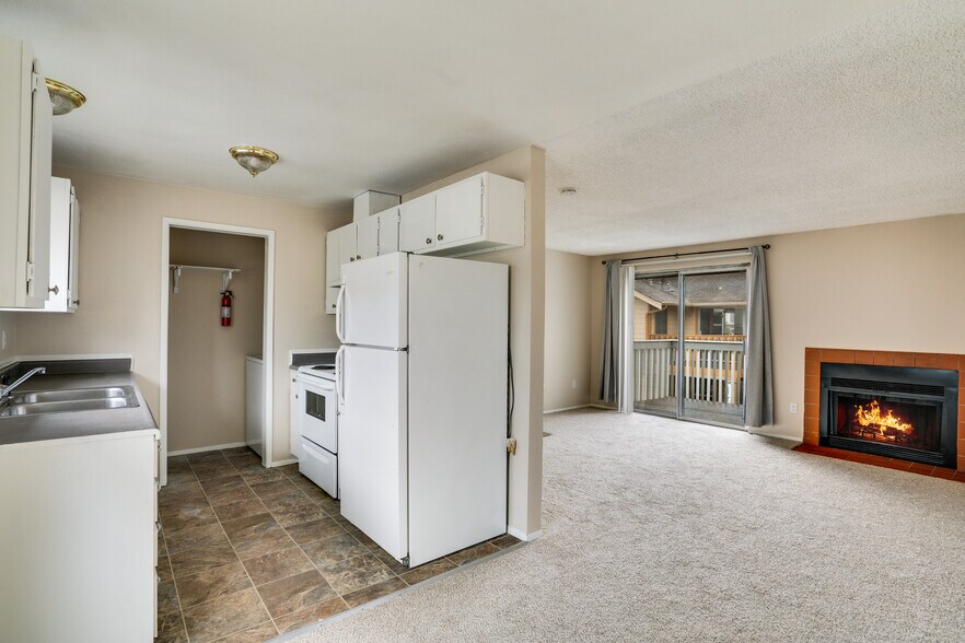 Building Photo - 2412 S I St