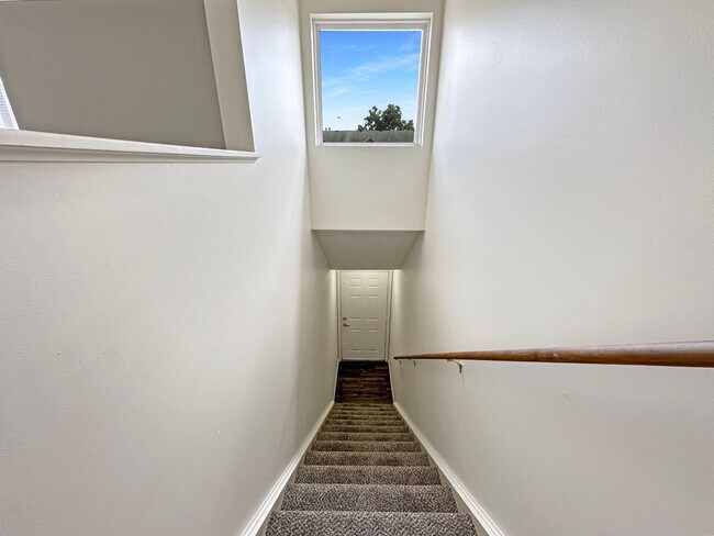 Building Photo - Battle Creek 1 Bedroom / 1 Bath Apartment – Available Now!