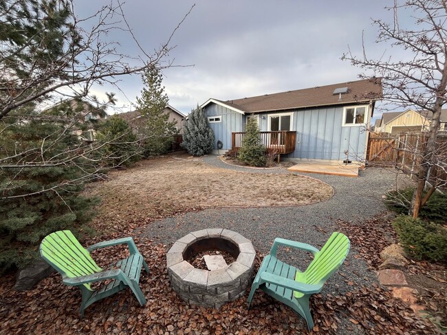 Building Photo - Single Level Home Close to Mountain View H...