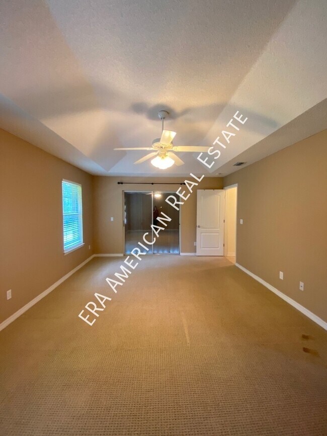 Building Photo - 1922 Everglades Dr