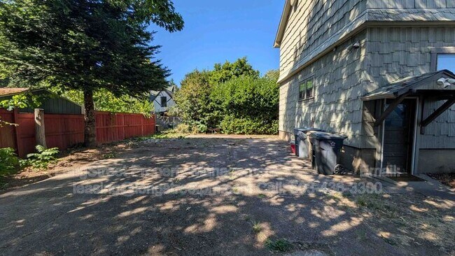 Building Photo - 622 NW 29th St
