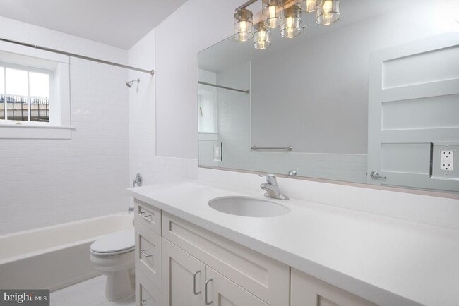 Building Photo - 149 Main St