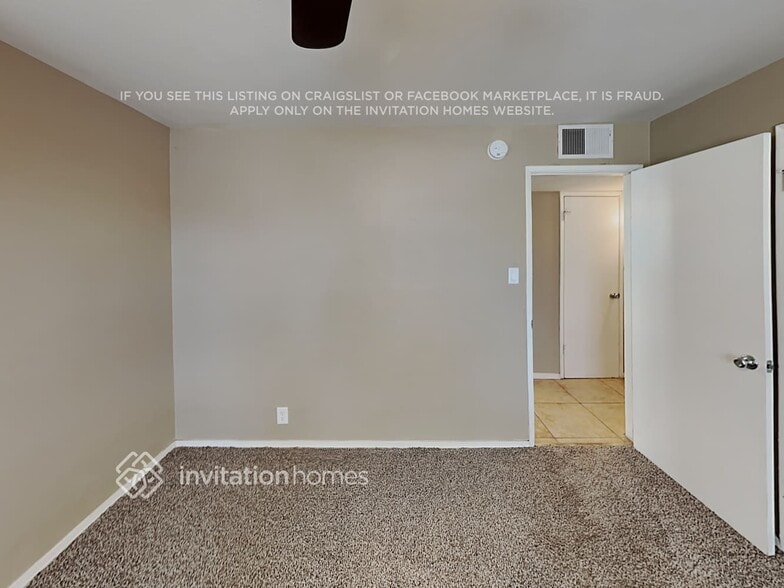 Building Photo - 1215 E Winter Dr