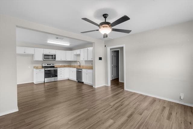 Building Photo - 657 E Commerce St