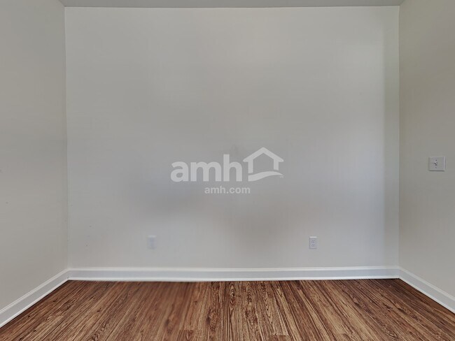 Building Photo - 532 Lateleaf Dr