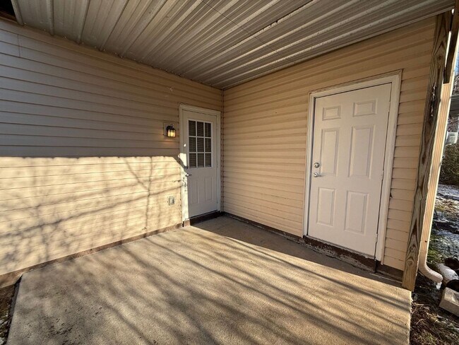 Building Photo - 8721 Gleason Dr