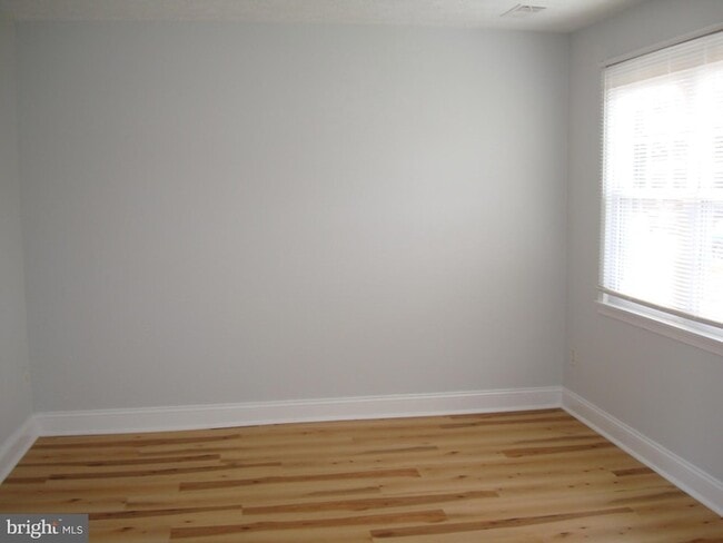 Building Photo - 208 Moore Dr