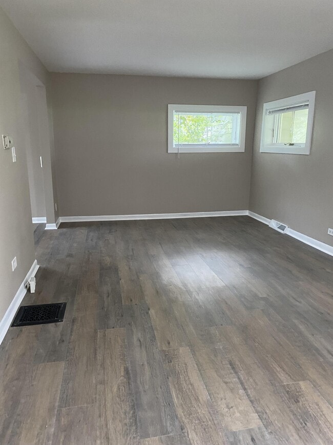 Building Photo - 109 Palisades Ln