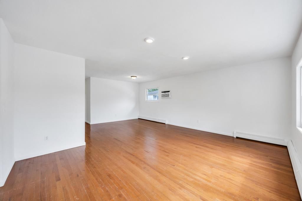 Building Photo - 405 Massapequa Ave