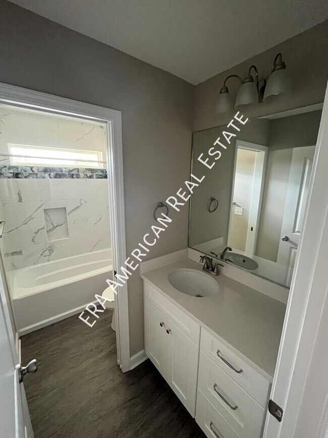 Building Photo - 2 Arabelle Cv