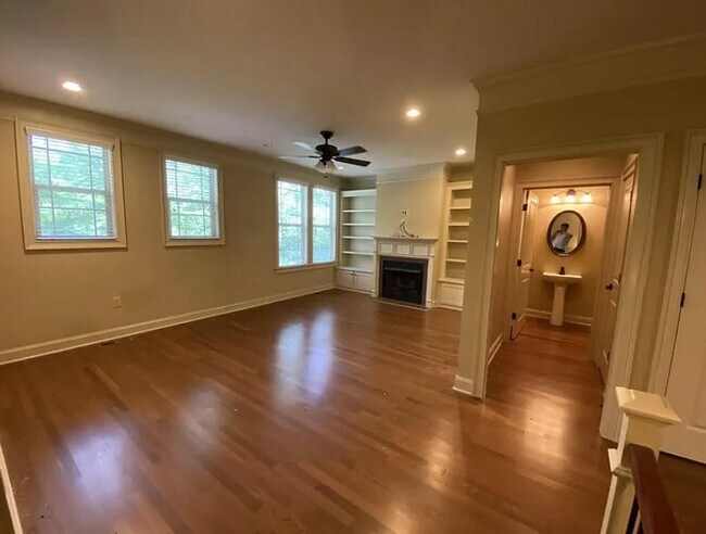 Building Photo - 815 Millwork Cir
