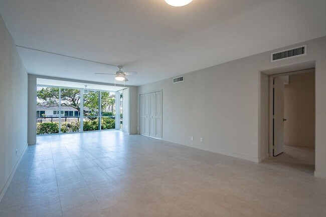 Building Photo - 3175 NE 48th Ct