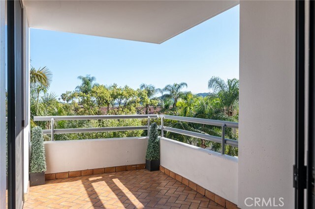 Building Photo - 345 Pioneer Dr