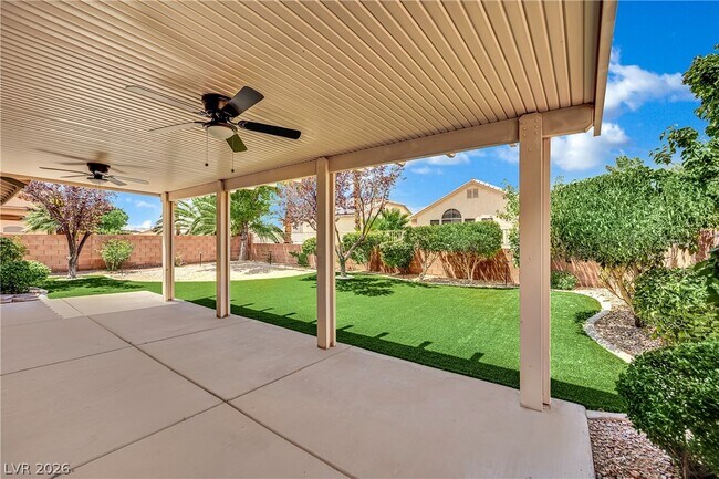 Building Photo - 2560 Sundew Ave