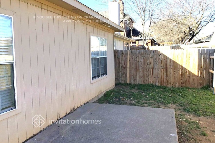 Building Photo - 1174 Lombard Ln