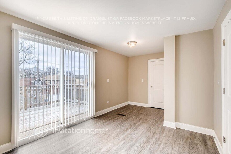 Building Photo - 2414 N 75th Ct