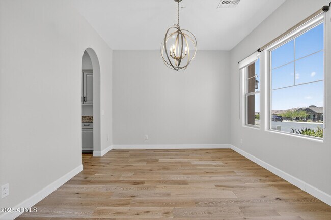 Building Photo - 10997 N 137th St