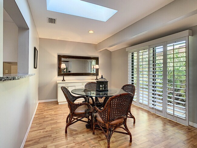 Building Photo - 697 St Andrews Cir