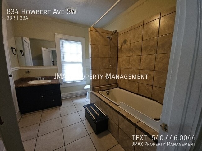 Building Photo - 834 Howbert Ave SW