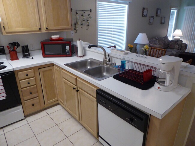 Building Photo - 541 White River Dr