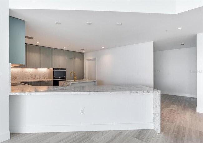 Building Photo - 2912 W Santiago St