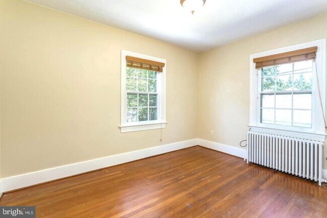 Building Photo - 107 Morgan St