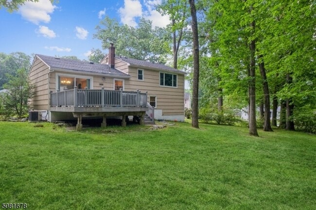 Building Photo - 42 Warren St