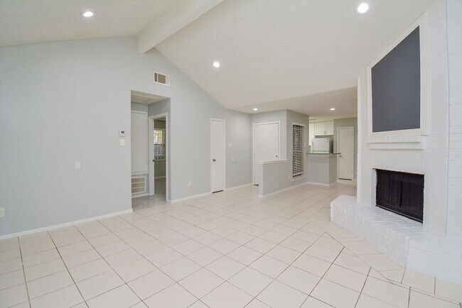 Building Photo - Charming Home for Rent in Southwest Houston !
