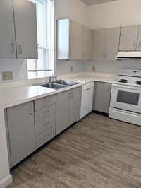 Building Photo - 2110 S 11th St