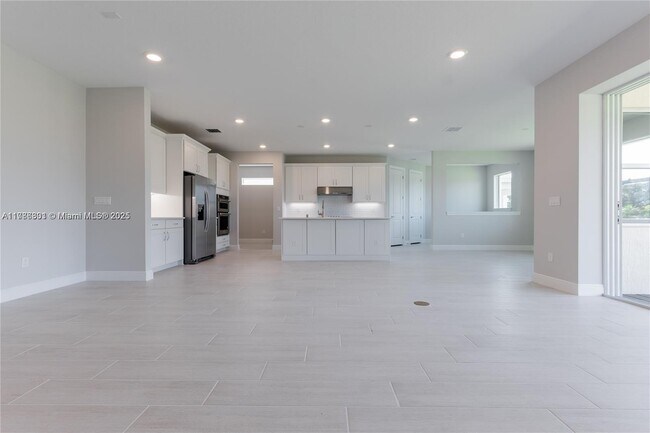 Building Photo - 3701 Greenway Dr