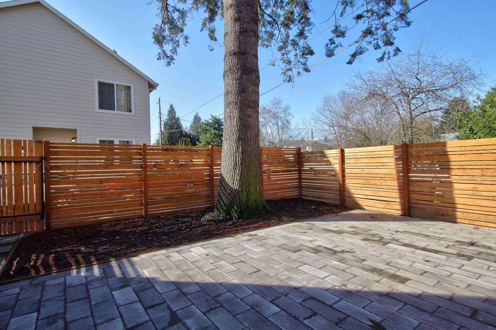 Building Photo - 9424 N Macrum Ave