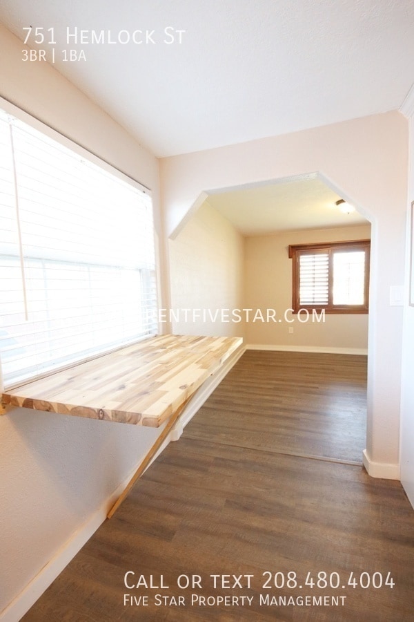 Building Photo - 751 Hemlock St