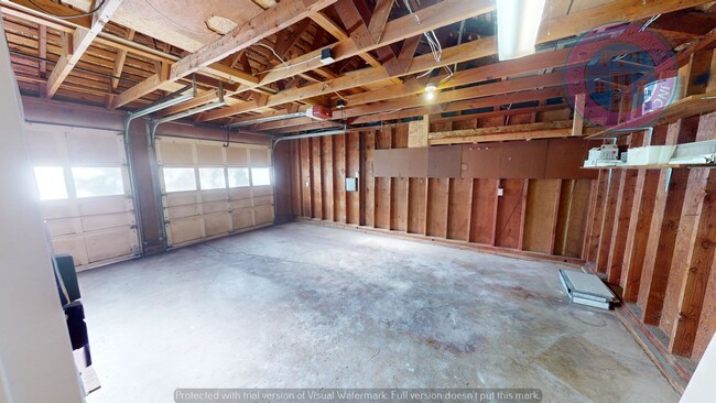 Building Photo - Lake Oswego -  NO DEPOSIT W/RHINO!!! Singl...