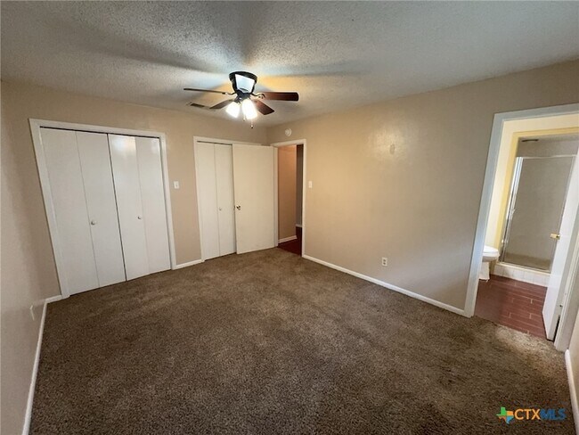 Building Photo - 1013 Kathey Dr