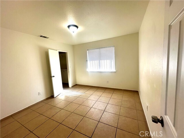 Building Photo - 10918 Maya St