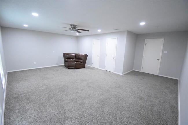 Building Photo - 4603 Meadowood Dr