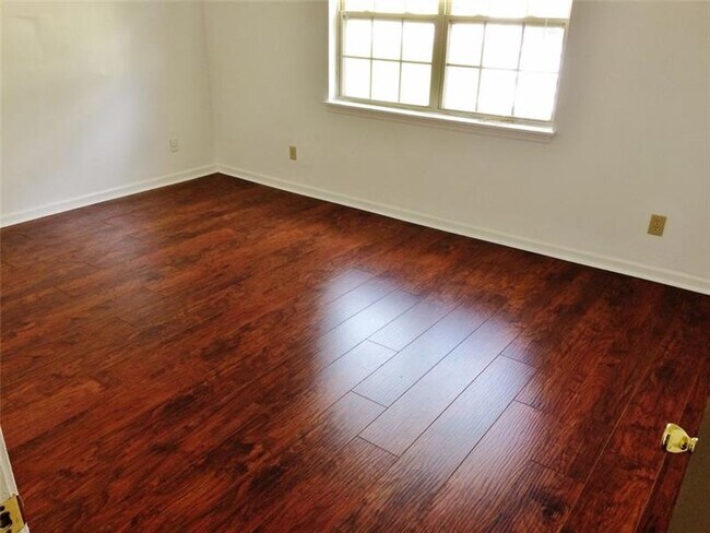 Building Photo - 181 Paper Mill Rd