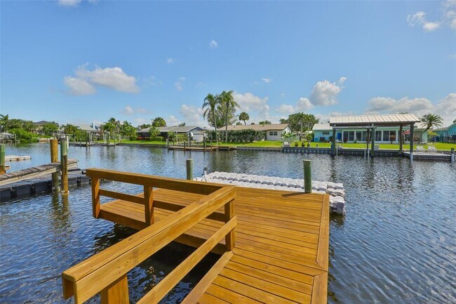 Building Photo - 1041 Apollo Beach Blvd