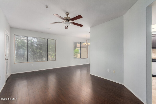Building Photo - 4925 E Desert Cove Ave