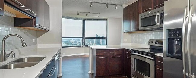 Building Photo - 187 N Westshore Dr