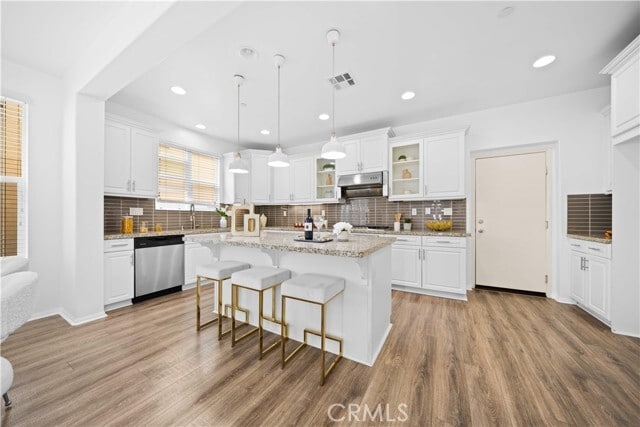 Building Photo - 145 Mongoose