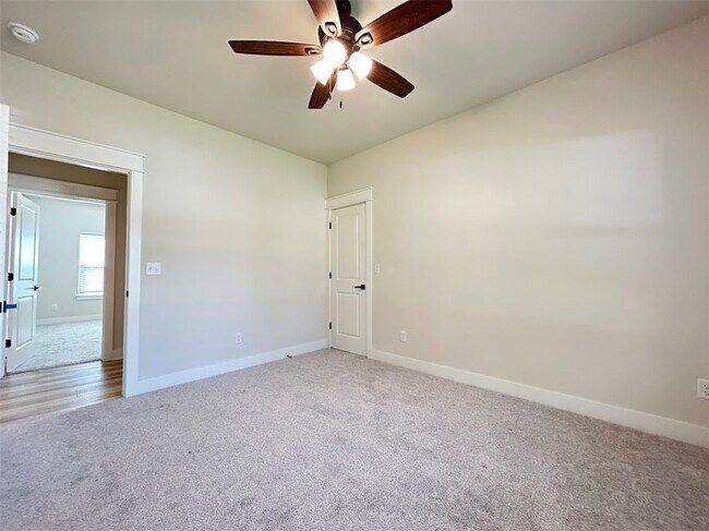 Building Photo - 27 Shropshire Dr