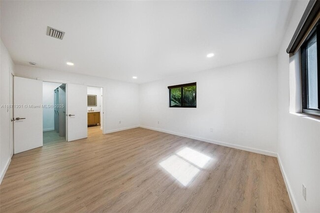 Building Photo - 7401 Miami View Dr