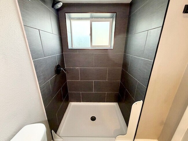 Building Photo - Acres Green Beauty