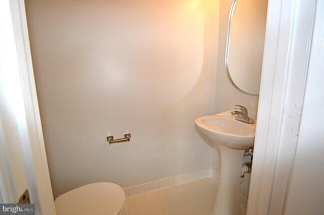 Building Photo - 13510 Nickleback Ct