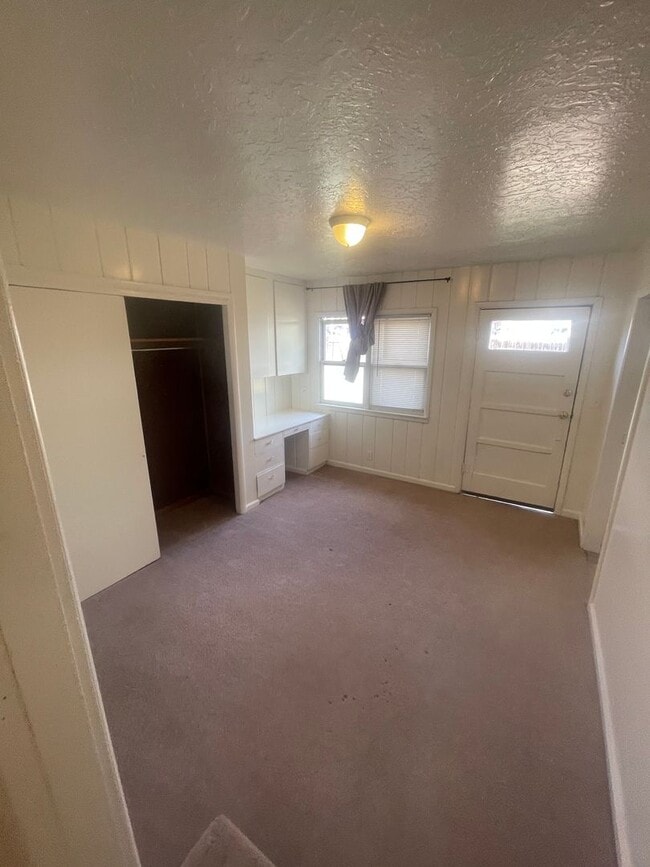 Building Photo - (2539 10th Ave Ct.)