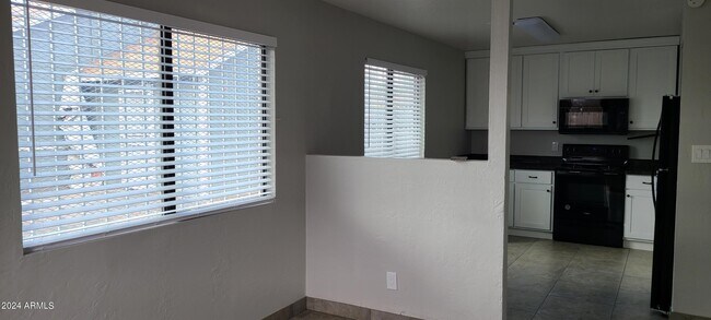 Building Photo - 2540 West Campbell Ave