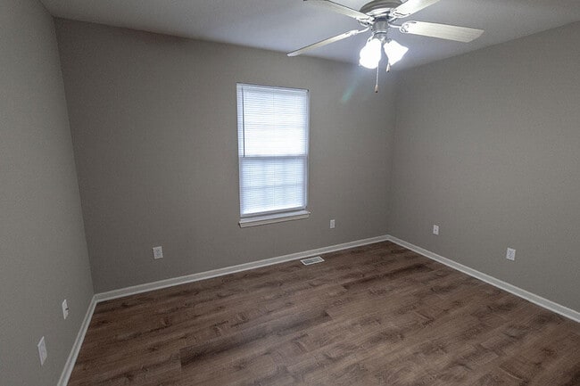 Building Photo - 4004 Snowy Owl Dr